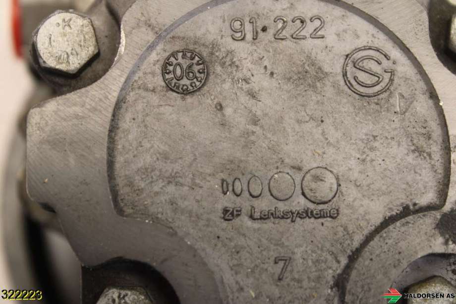 Servo pumpe mekanisk til Mercedes E-Klasse 2006-2009 (Fase 2) (W211) (W211) (MERCEDES|A 005 466 03 01|)