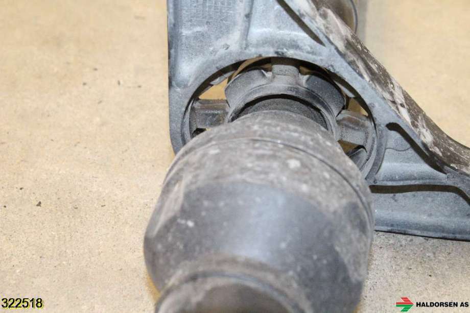 Mellomaksel til VW Passat 2011-2015 (B7) (B7) (VOLKSWAGEN|3C0 521 101 AG|)