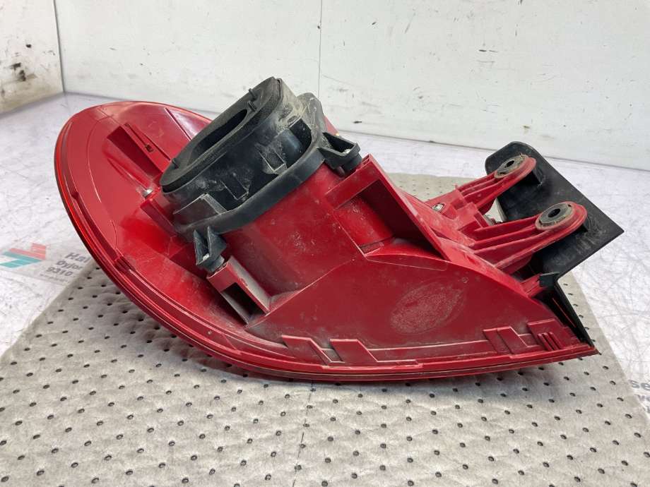 Baklykt høyre til VW Tiguan 2011-2016 (Type I, Fase 2)  (VOLKSWAGEN|5N0 945 096 Q|)
