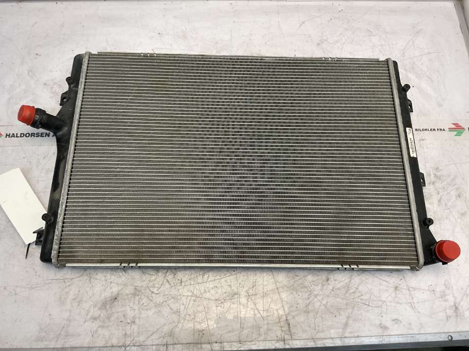 Radiator (manuell gir) til VW Passat 2011-2015 (B7) (B7) (VOLKSWAGEN|1K0 121 251 DM|)