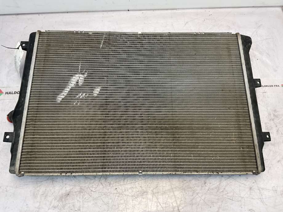 Radiator (manuell gir) til VW Passat 2011-2015 (B7) (B7) (VOLKSWAGEN|1K0 121 251 DM|)