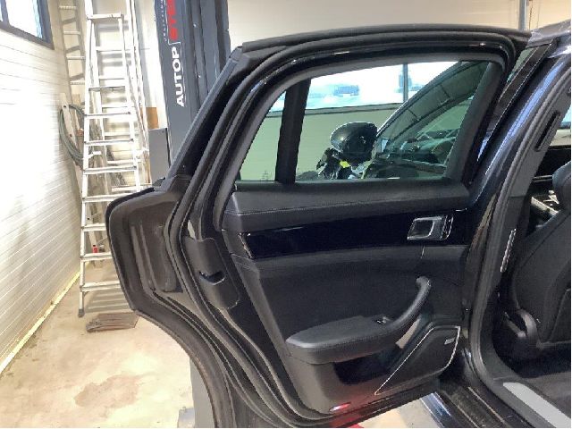 Dør venstre bak til Porsche Panamera 2017-->> (Type II) (971) (971) (PORSCHE|971 833 021  Y|)