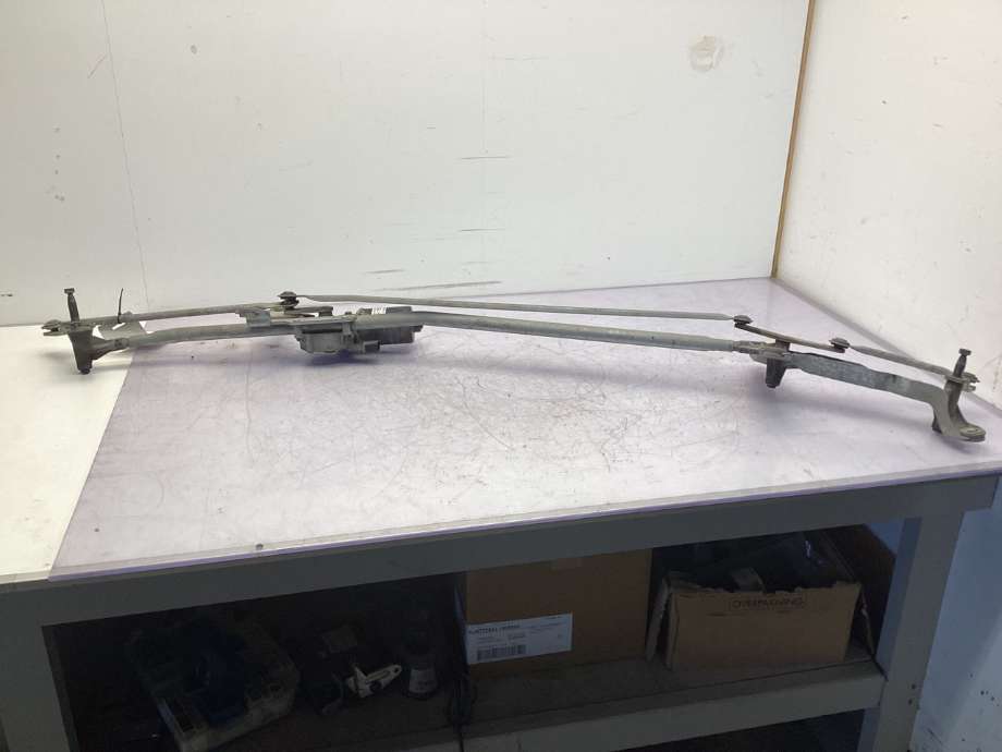 Viskermotor frontrute til Mercedes Vito/Viano 2010-2014 (Fase 2) (W639) (W639) (MERCEDES|A 639 820 01 40|)
