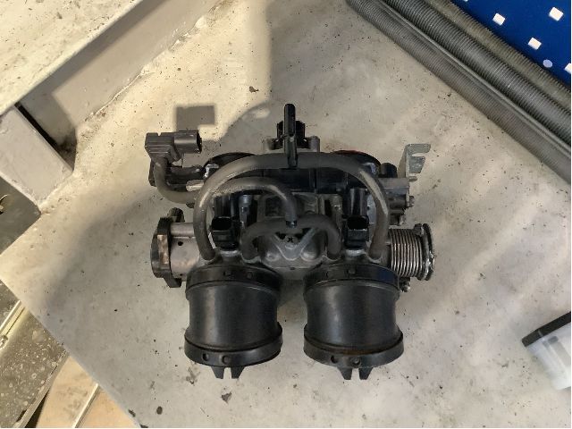 Manifold innsug til MC Honda Øvrige 0-->> (Honda CRF 1000L|16410-MJP-A61|)