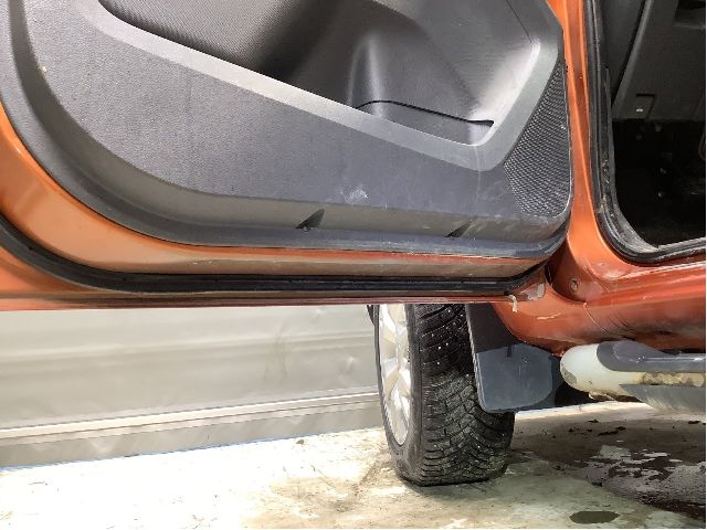 Dør venstre foran til Ford Ranger / Ranger Raptor 2015-2022  (FORD|2540103|DB39-2620125-CB|)
