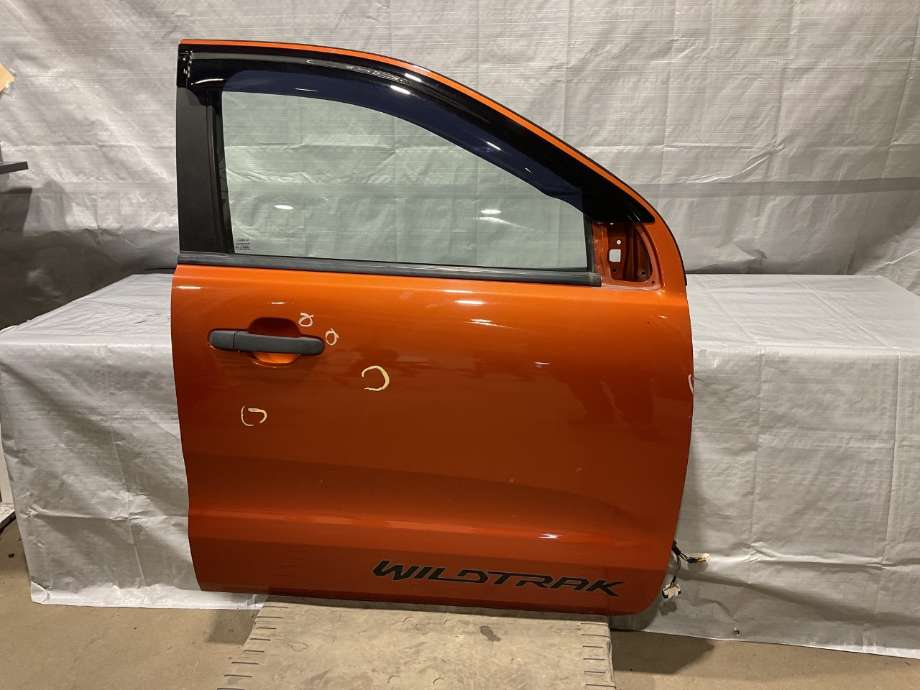 Dør høyre foran til Ford Ranger / Ranger Raptor 2015-2022  (FORD|DB39-2620124-CB|)