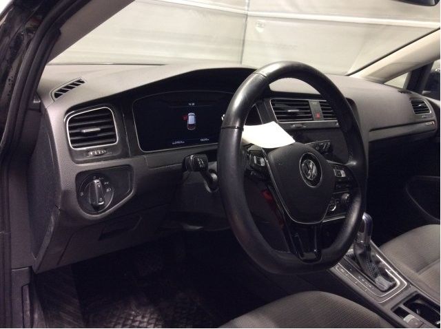 Dashbord til VW e-Golf, 2017-2020 (Fase 2)  (VOLKSWAGEN|5G1 857 003 P)