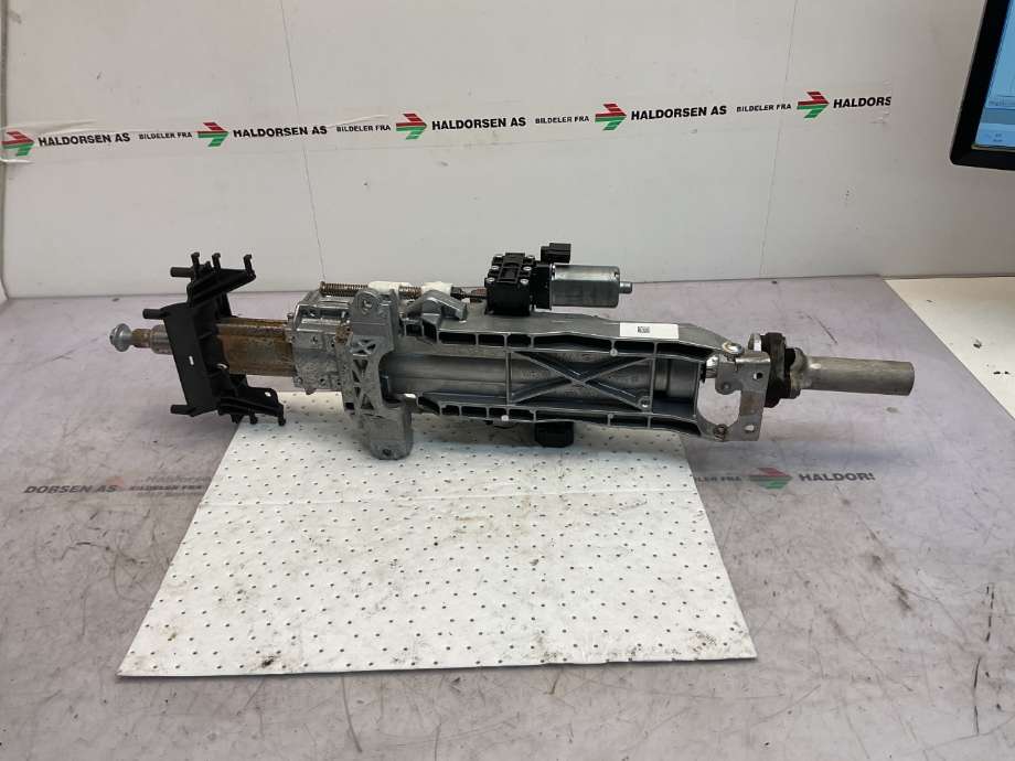 Rattaksel til BMW X5 2018-->> (G05) (G05) (BMW|32 30 6 894 879|)