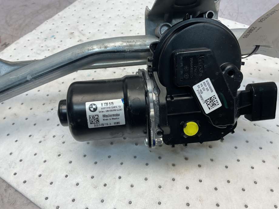 Viskermotor frontrute til BMW X5 2018-->> (G05) (G05) (BMW|61 61 9 880 517|)