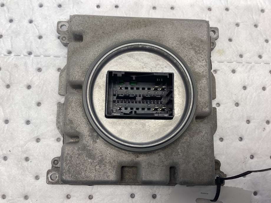 Styreenhet xenon/ballast til VW Passat 2015-2019 (Fase 1) (B8) (B8) (VOLKSWAGEN|7PP 941 572 AB|)
