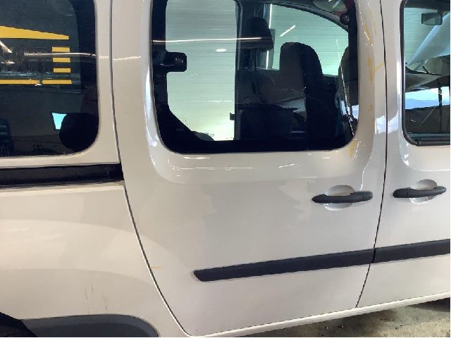 Dør høyre skyvedør til Renault Kangoo 2008-2021 (Type II) (RENAULT|821007601R|821003122R|)