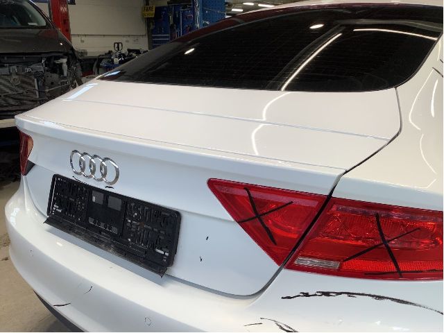 Bakluke til Audi A7 2010-2014 (Type I, Fase 1)  (AUDI|4G8 827 025 B|)