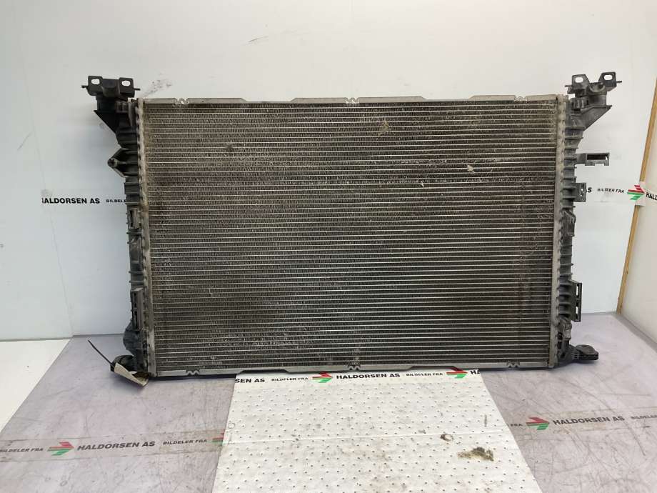 Radiator (automat gir) til Audi A7 2010-2014 (Type I, Fase 1) (AUDI|8K0 121 251 H|)