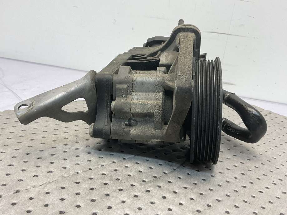 Servo pumpe mekanisk til Mercedes C-Klasse 2011-2014 (Fase 2) (W204) (W204) (MERCEDES|A 006 466 15 01|)