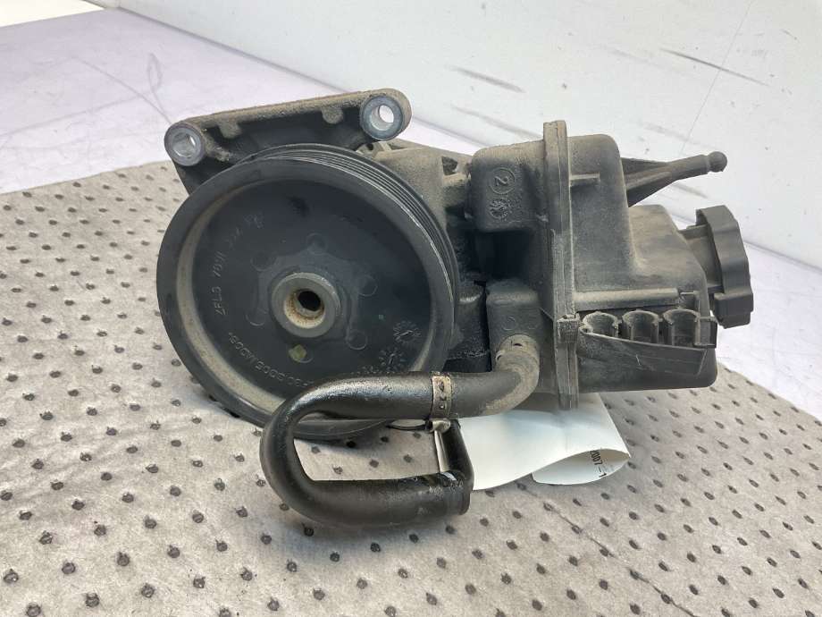 Servo pumpe mekanisk til Mercedes C-Klasse 2011-2014 (Fase 2) (W204) (W204) (MERCEDES|A 006 466 15 01|)