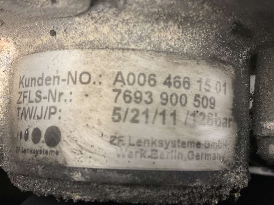 Servo pumpe mekanisk til Mercedes C-Klasse 2011-2014 (Fase 2) (W204) (W204) (MERCEDES|A 006 466 15 01|)