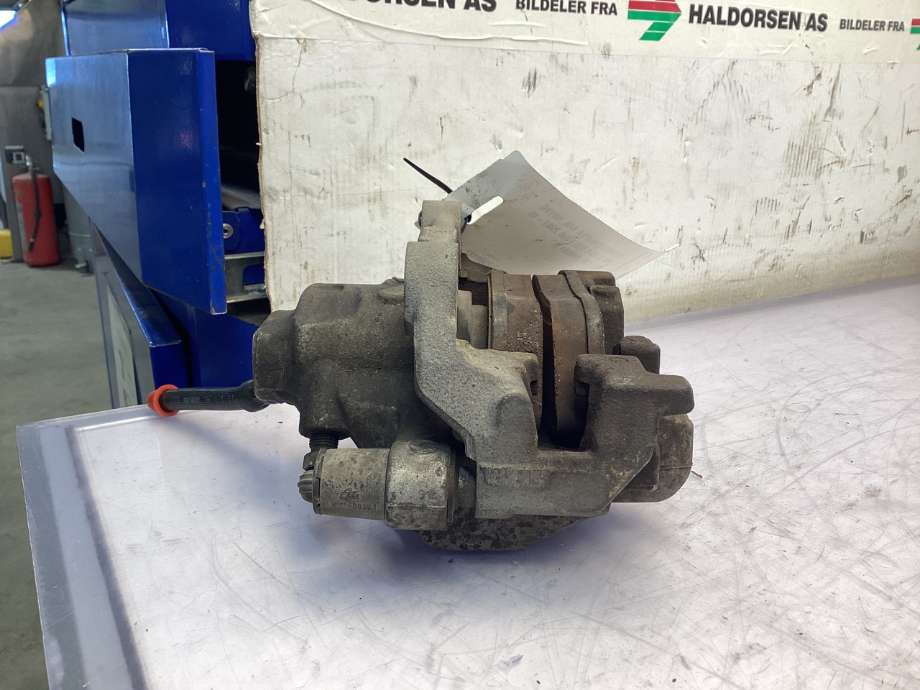 Bremsecaliper høyre bak til Mercedes C-Klasse 2011-2014 (Fase 2) (W204) (W204) (MERCEDES|A 204 423 16 81|)