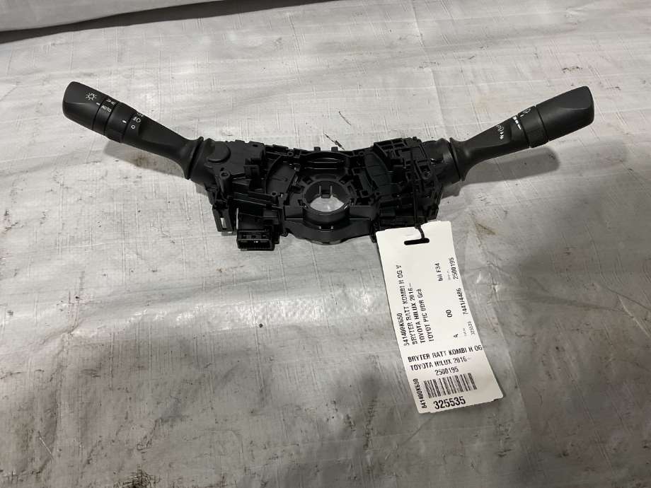 Bryter combi til Toyota Hilux, 2016-2020  (TOYOTA|841400K650)