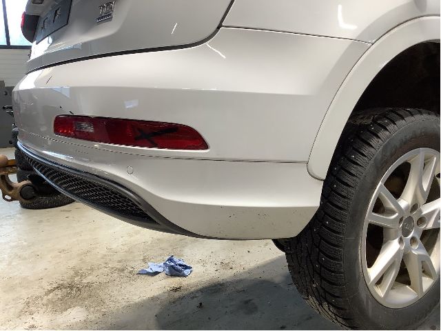 Støtfanger bak til Audi Q3, 2011-2014 (Type I, Fase 1) (AUDI|8U0 807 067 B)