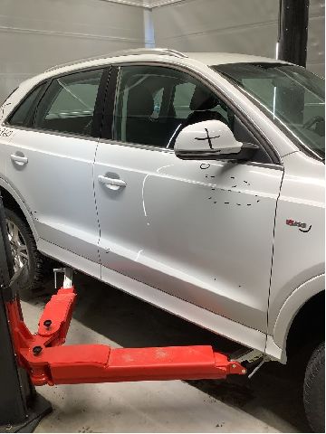 Dør høyre foran til Audi Q3 2011-2014 (Type I, Fase 1) (AUDI|8U0 831 052 B|)