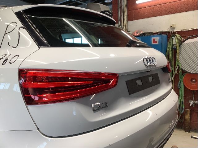Bakluke til Audi Q3 2011-2014 (Type I, Fase 1)  (AUDI|8U0 827 025|)