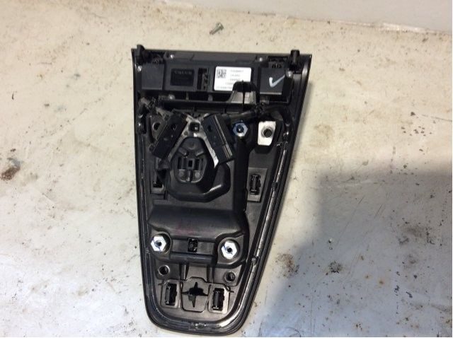 Girstang/girvelger automat til Polestar 2 2020-->>  (POLESTAR|32335819|)