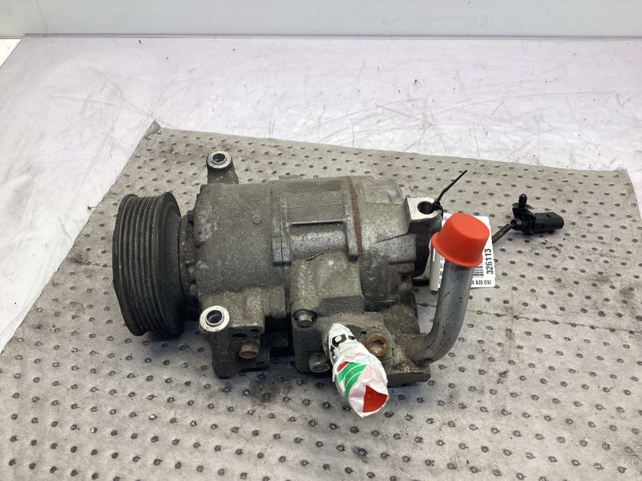 Aircondition kompressor til VW Transporter / Caravelle 2009-2015 (Fase 2) (T5) (T5) (VOLKSWAGEN|7E0 820 803 G|)