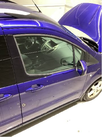 Dør høyre foran til Ford Transit Courier 2014-2018 (Type I, Fase 1) (FORD|PET76-A20124-JB|)