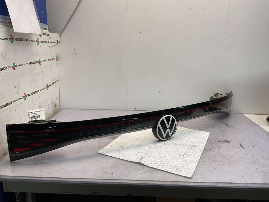Baklykt fra støtfanger til VW ID.4 2020-->>  (VOLKSWAGEN|11A 945 276 D|)