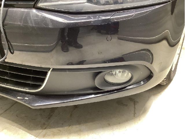Støtfanger foran til VW Jetta 2011-->>  (VOLKSWAGEN|5C6 807 217 B|)