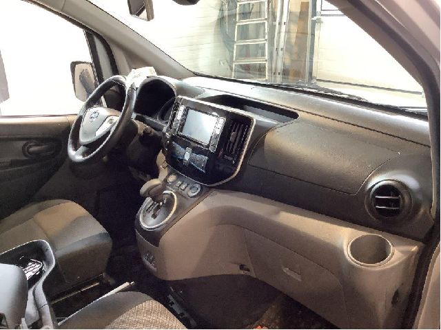 Dashbord til Nissan E-NV200, 2014-->> (NISSAN|)