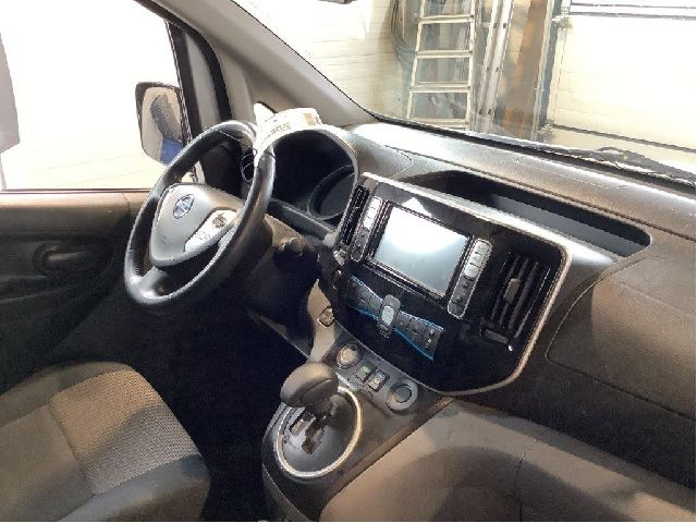 Dashbord til Nissan E-NV200 2014-->> (NISSAN|)