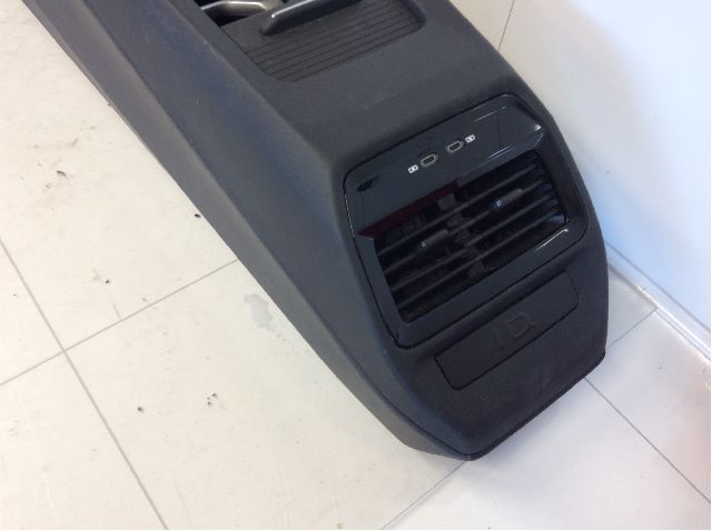 Innredning, Konsoll til VW ID.4 2020-->>  (VOLKSWAGEN|11A 863 241 A|11A 863 319 A|11A 863 680 B)