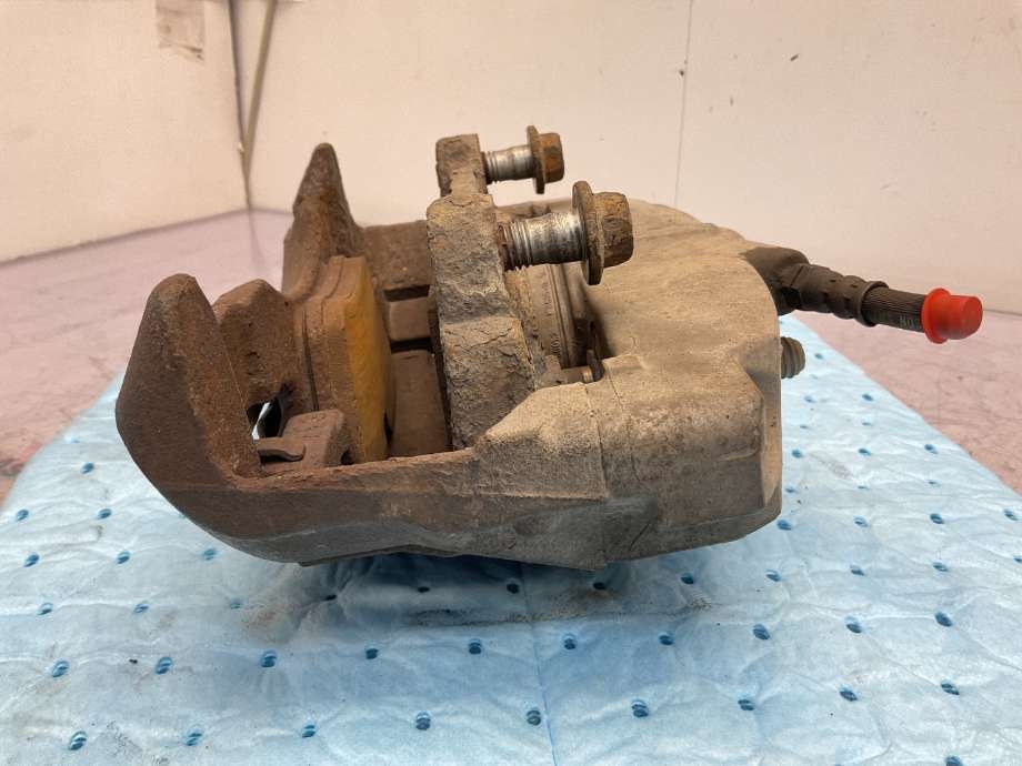 Bremsecaliper høyre foran til Volvo XC70 2008-2013 (Type II, Fase 1)  (VOLVO|36000150|)