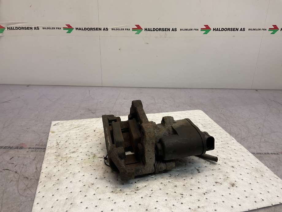 Bremsecaliper venstre bak til Volvo XC70 2008-2013 (Type II, Fase 1)  (VOLVO|36001375|)