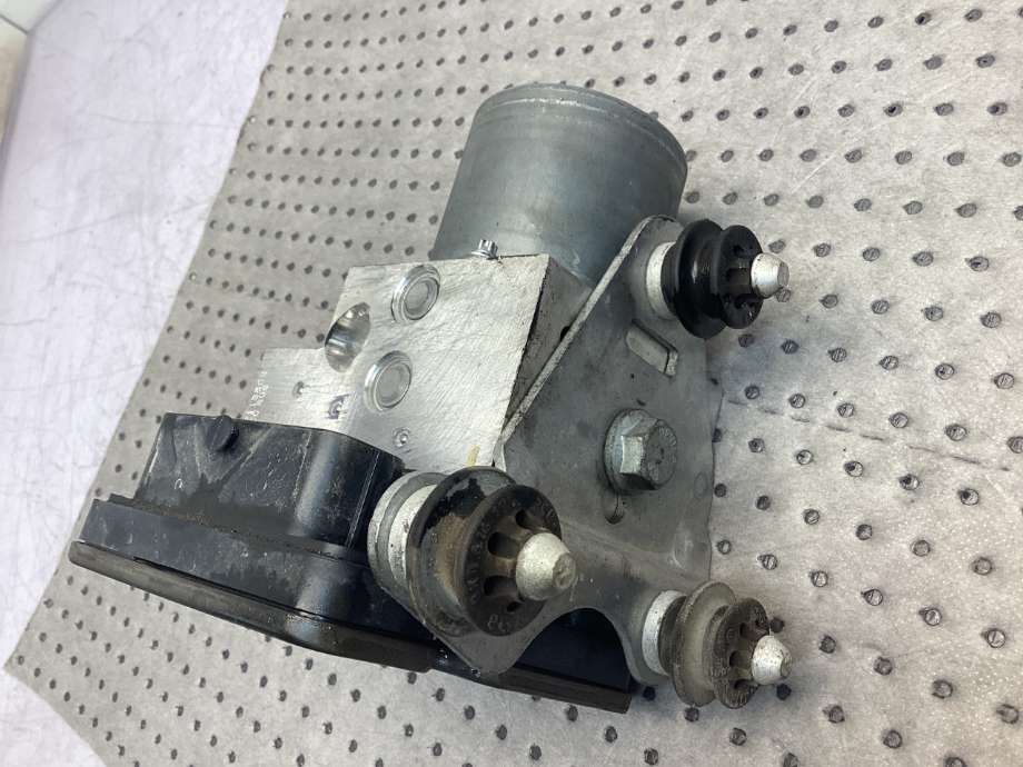 ABS sentral til Audi A6 2014-2018 (Type IV, Fase 2) (C7) (C7) (AUDI|4G0 614 517 AL|)