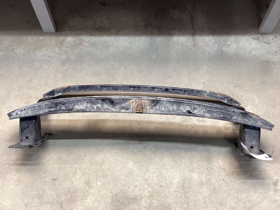 Støtfangerforsterkning foran til VW Caddy 2010-2015 (Type III, Fase 2)  (VOLKSWAGEN|1T0 807 109 D|)
