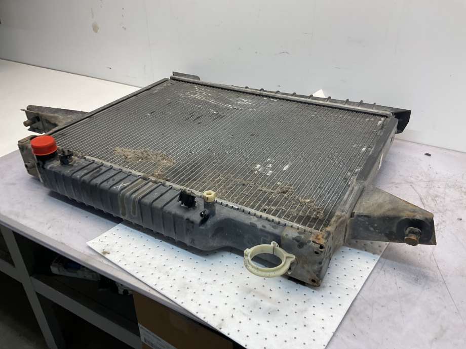 Radiator (automat gir) til Ford Expedition 2003-2006  (FORD (US)|2L1Z8005DD|)