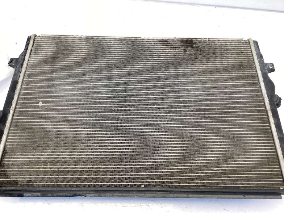 Radiator (manuell gir) til VW Caddy 2010-2015 (Type III, Fase 2)  (VOLKSWAGEN|1K0 121 251 EH|)