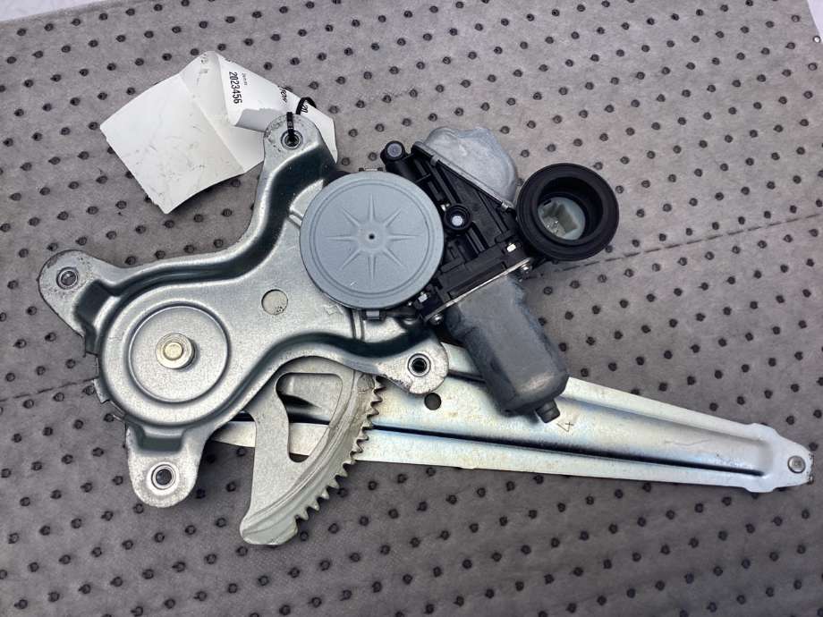 Ruteheis venstre til Lexus IS 2013-2020 (Type III) (XE30) (XE30) (LEXUS|85710-53100|)