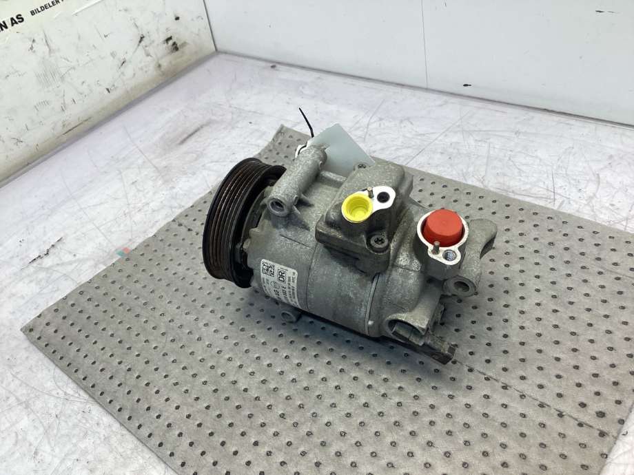 Aircondition kompressor til Škoda Octavia 2009-2013 (Type II, Fase 2)  (SKODA|5N0 820 803 H|)