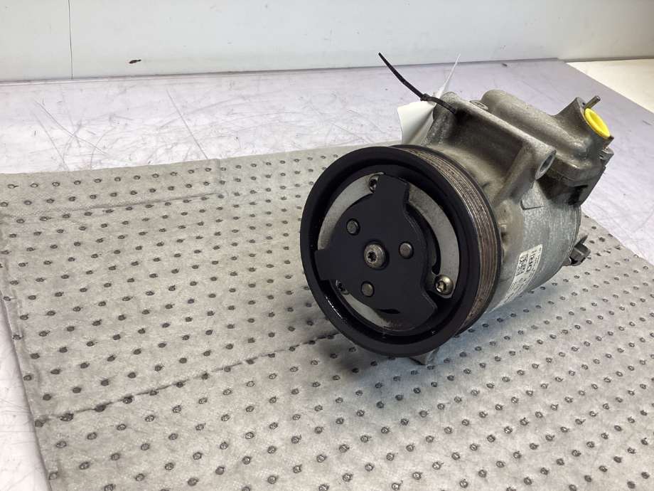 Aircondition kompressor til Škoda Octavia 2009-2013 (Type II, Fase 2)  (SKODA|5N0 820 803 H|)