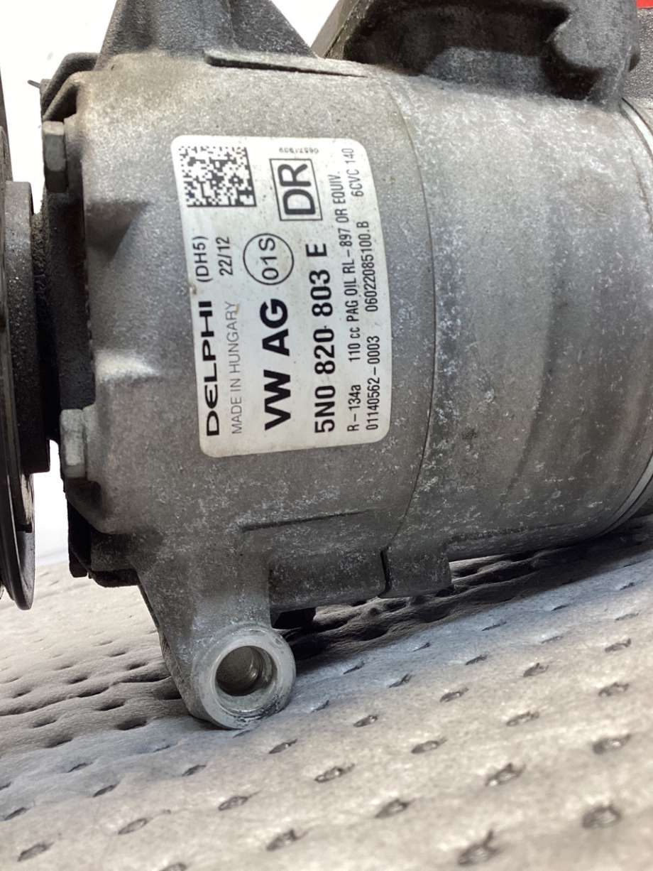 Aircondition kompressor til Škoda Octavia 2009-2013 (Type II, Fase 2)  (SKODA|5N0 820 803 H|)