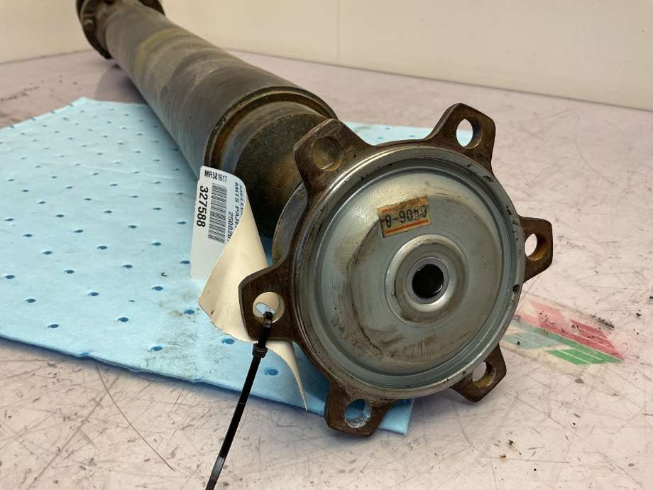 Mellomaksel til Mitsubishi Pajero 2000-2006 (Type III)  (MITSUBISHI|MR581617|)