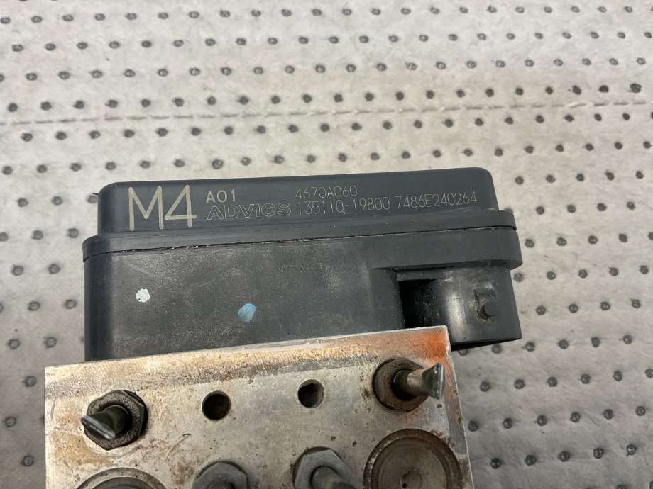 ABS sentral til Mitsubishi L200 2006-2015 (Type IV) (MITSUBISHI|4670A233|)
