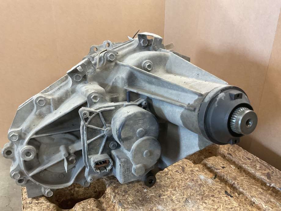 Girkasse 4WD fordelingskasse til Nissan Navara 2005-2010 (Fase 1) (D40) (D40) (NISSAN|33100EA33A|)