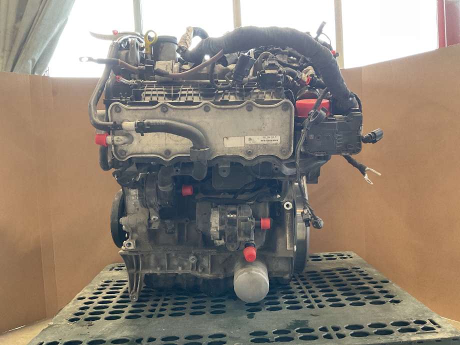 Motor bensin til VW Passat 2015-2019 (Fase 1) (B8) (B8) (VOLKSWAGEN|04E 100 037 T|CUKC|)