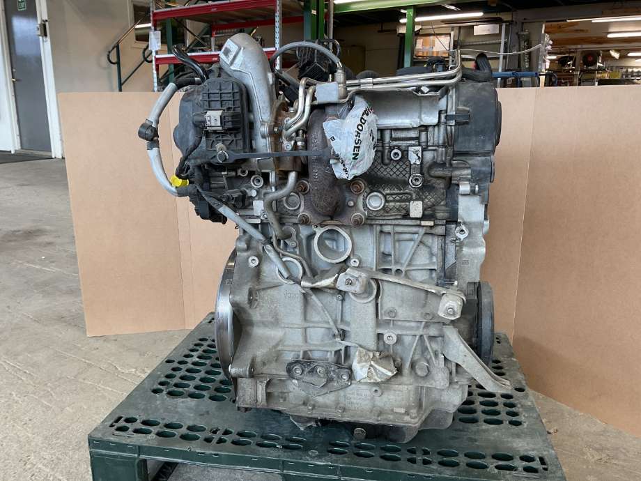 Motor bensin til VW Passat 2015-2019 (Fase 1) (B8) (B8) (VOLKSWAGEN|04E 100 037 T|CUKC|)