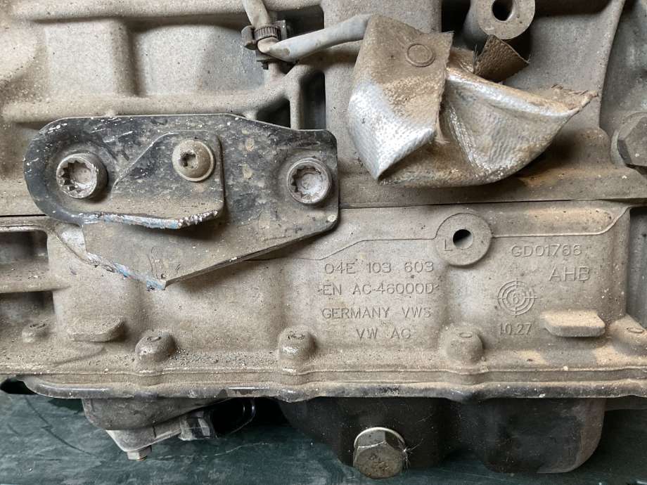 Motor bensin til VW Passat 2015-2019 (Fase 1) (B8) (B8) (VOLKSWAGEN|04E 100 037 T|CUKC|)