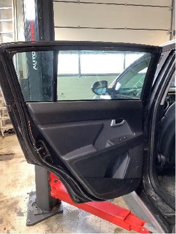 Dør venstre bak til Kia Sportage 2010-2016 (Type III)  (KIA|77003 3W000|)